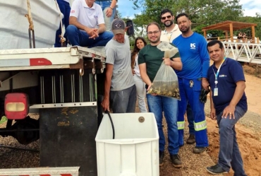 Dia Mundial da Água é comemorado com soltura de peixes na Represa Jurumirim em Avaré