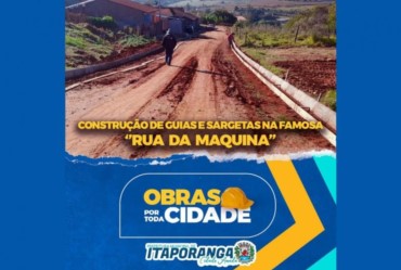  Prefeitura de Itaporanga constrói guias e sarjetas na famosa “Rua da Máquina”