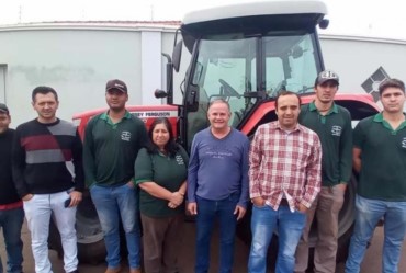 Prefeitura de Taguaí incorpora trator a frota municipal