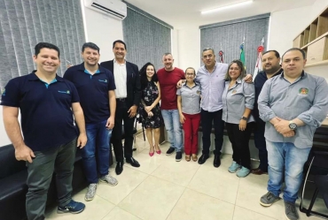 Deputado Gilmaci Santos é recepcionado em Cel Macedo 