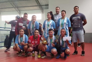 Time de Itaberá vence Torneio de Futsal Feminino em Coronel Macedo 
