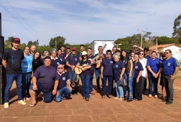 Grupo de Violeiros de Timburi se apresenta em Sarutaiá 