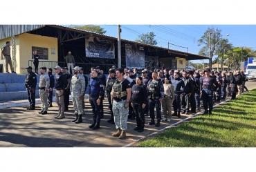 Agentes da SWAT ministram treinamento a profissionais de segurança em Avaré