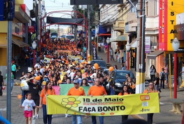 Passeata “Faça Bonito” reúne centenas de pessoas em Avaré