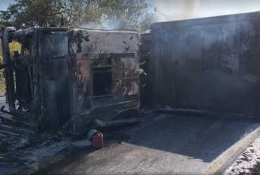Caminhoneiro morre carbonizado ao ficar preso em ferragens após veículo tombar e pegar fogo na Raposo Tavares em Ourinhos