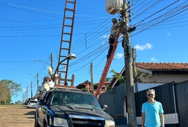 Sarutaiá inicia a instalação do sistema de iluminação de LED