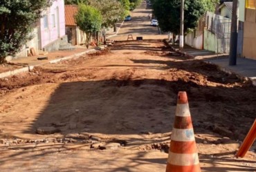 Prefeito de Timburi consegue recursos do governo do estado para pavimentar várias ruas 