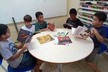 Fartura amplia acervo escolar com livros sobre relações étnico-raciais