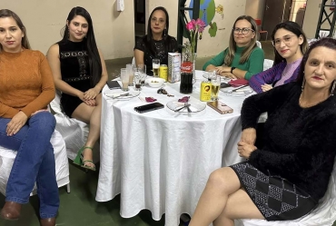 Sarutaiá realiza jantar em homenagem ao Dia dos Professores 