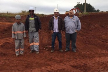 Vereadores acompanham obras do “Programa Melhor Caminho” em Cel Macedo