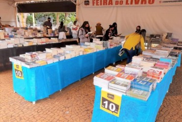 Largo São João recebe “Feira do Livro” em Avaré