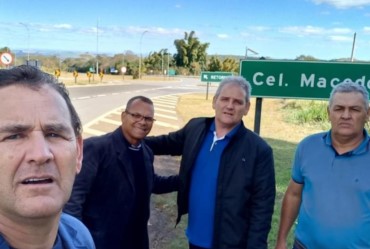 Família Garcia recebe assessor dos deputados  Alexandre e Milton Leite Filho em Coronel Macedo 