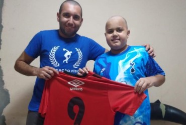 Itaporanga homenageia atleta que enfrenta luta contra câncer 