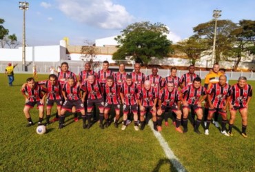 Bar do Coelho de Fartura é campeão do Campeonato Regional de Coronel Macedo