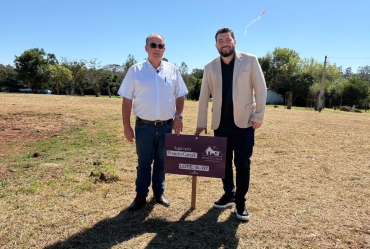 Prefeito de Fartura visita Angatuba para conhecer projeto habitacional