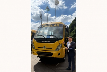Timburi é contemplado com novo ônibus escolar entregue pelo governador do Estado