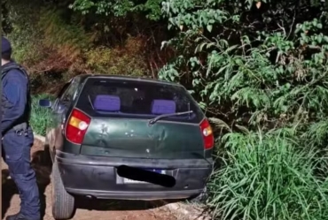 Motorista bêbado cai em ribeirão após perder controle da direção em Taquarituba
