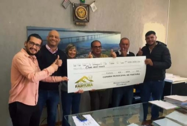 Prefeitura de Fartura recebe antecipação de R$ 100 mil do duodécimo da Câmara Municipal