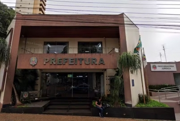 Distribuição de cachorros-quentes em festa de prefeitura é suspensa por mau cheiro e coloração alterada em Santa Cruz do Rio Pardo