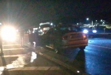 Acidente com dois carros deixa feridos em rodovia de Piraju