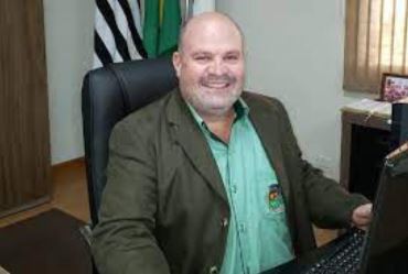 Grupo de terceira idade responde prefeito de Itaberá