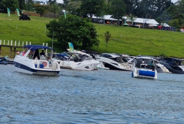 Passeio com 130 jet skis movimenta Represa Jurumirim e fortalece turismo regional em Avaré
