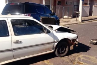 Motorista embriagado é preso depois de bater em viatura dirigida por delegado em Botucatu