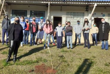 Tejupá realiza plantio de árvores em alusão ao “Dia Mundial do Meio Ambiente”