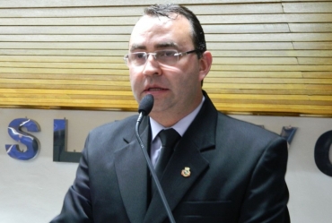 Flávio Zandoná é absolvido de acusação de crime de homofobia