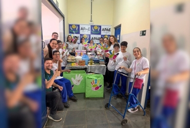 Dia C do Sicredi beneficia Apae de Fartura com doações