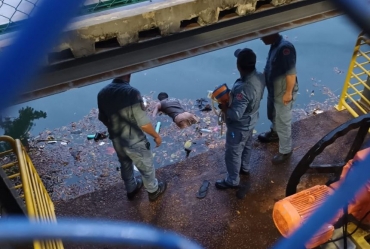 Corpo de homem é encontrado boiando no Rio Paranapanema em Piraju