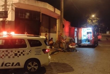 Homem é preso após agredir irmão com foice em Avaré