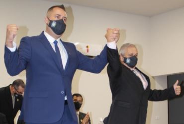 Luciano Filé toma posse em seu primeiro mandato como prefeito