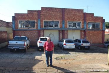 Prédio da Cooperativa de Consumo Vale da  Fartura encontra-se abandonado e sem utilidade