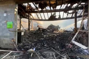 Donos de galpão com produtos agrícolas destruído por incêndio estimam prejuízo em R$ 19 milhões
