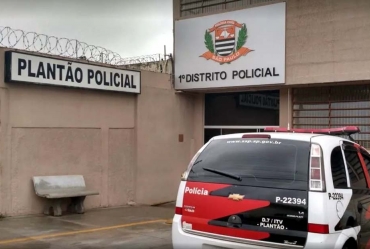 Homem é preso após jovem ser baleado na perna ao cobrar dívida em Itapeva; dois suspeitos fugiram