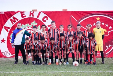 Feriado de bola rolando em Avaré: rodada do Municipal agita o Estádio São Paulão e reúne grande público