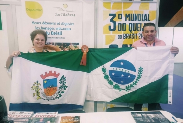 Casal paranaense, associado da Capal, é premiado no Mundial de Queijo da França