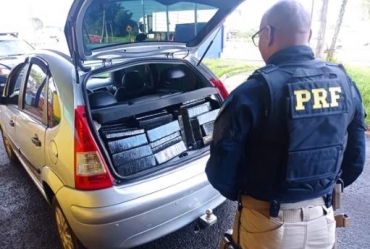 Homem é preso com mais de 300 kg de maconha em porta-malas de carro em Ourinhos