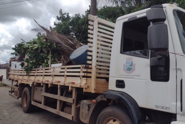 Prefeitura realiza Mutirão da Limpeza no bairro Camargo