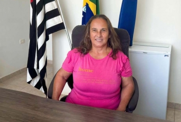 Primeira-dama de Tejupá, Elza, conquista veículo 0 km para o Fundo Social de Solidariedade