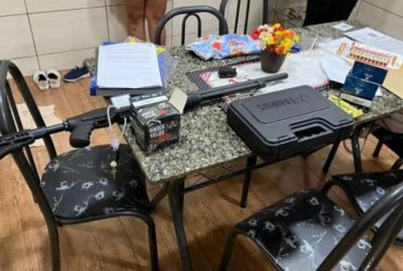 Colecionador de armas é suspeito de dar proteção a contrabandistas de cigarro, diz PF