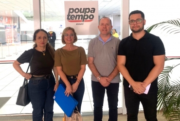 Gestora estadual visita obras no Poupatempo de Avaré