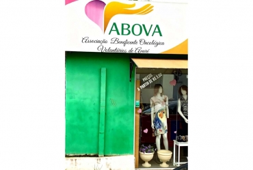 Bazar da Abova transforma solidariedade em cuidado e esperança em Avaré