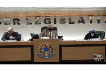 Câmara de Avaré derruba veto do prefeito e adia votação de projeto voltado ao comércio
