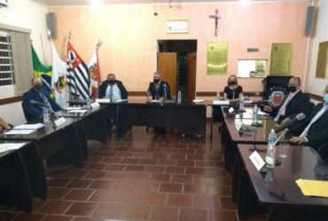 Câmara de Coronel Macedo aprova projeto para repasses a entidades