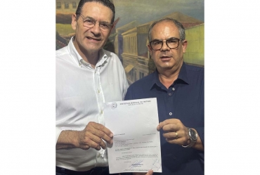 Prefeito de Fartura se reúne com deputado Vitor Lippi em  busca de apoio para recapeamento da estrada Taquara Branca