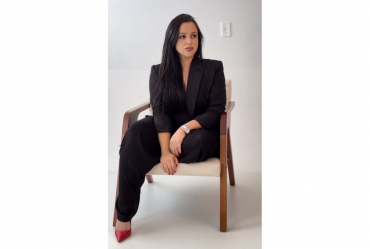 A política do salto alto: quando o poder ainda estranha uma mulher que pensa