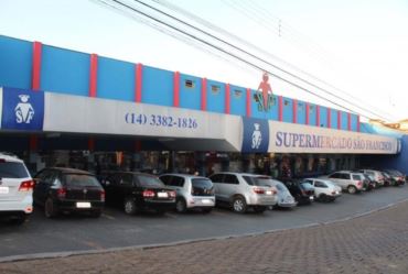 Supermercado São Francisco prepara café da manhã em alusão ao Dia da Mulher