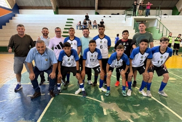 Equipes de Sarutaiá avançam na Copa Regional de Futsal